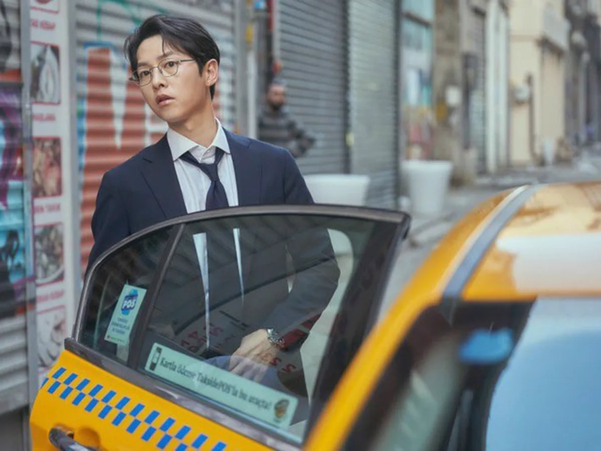 Loạt đồng hồ xa xỉ của Song Joong Ki trong phim "Cậu út nhà tài phiệt”