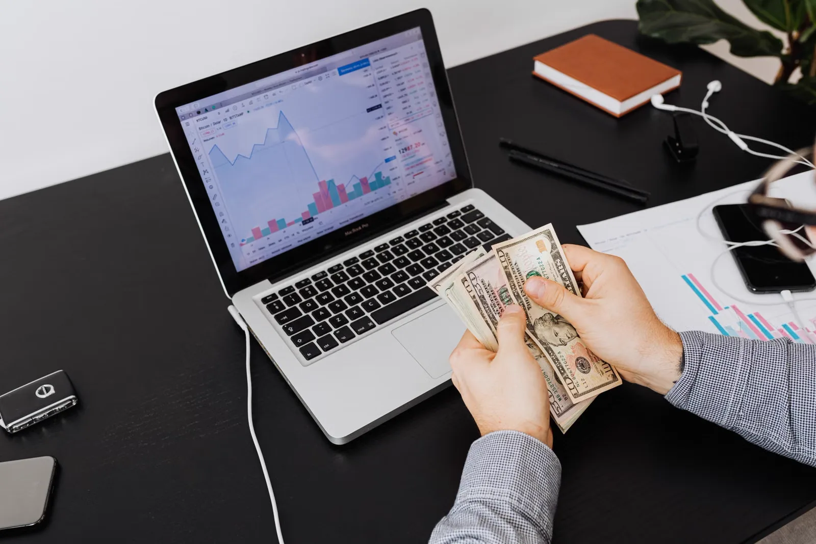 Affiliate Marketing Là Gì? Kiếm Tiền Online 2026 Cho Người Mới Bắt Đầu