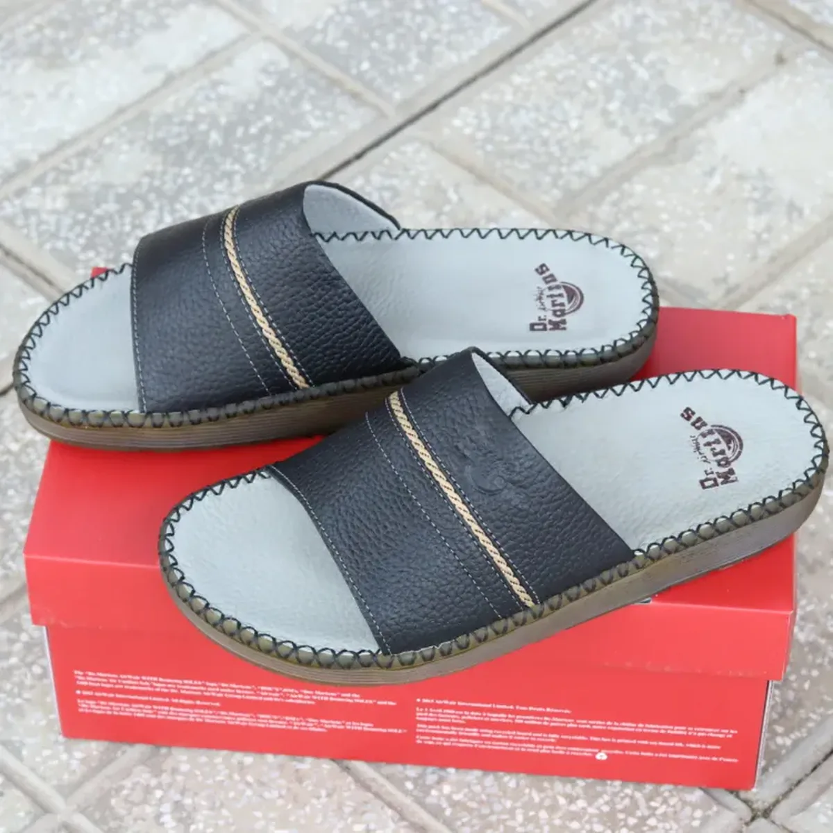 Dép Quai Ngang Dr Martens Thái Lan - Thời Trang và Chất Lượng